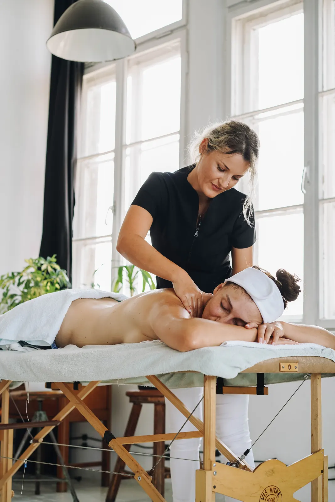 Massage treatment with a Knead Massage therapist in Reading